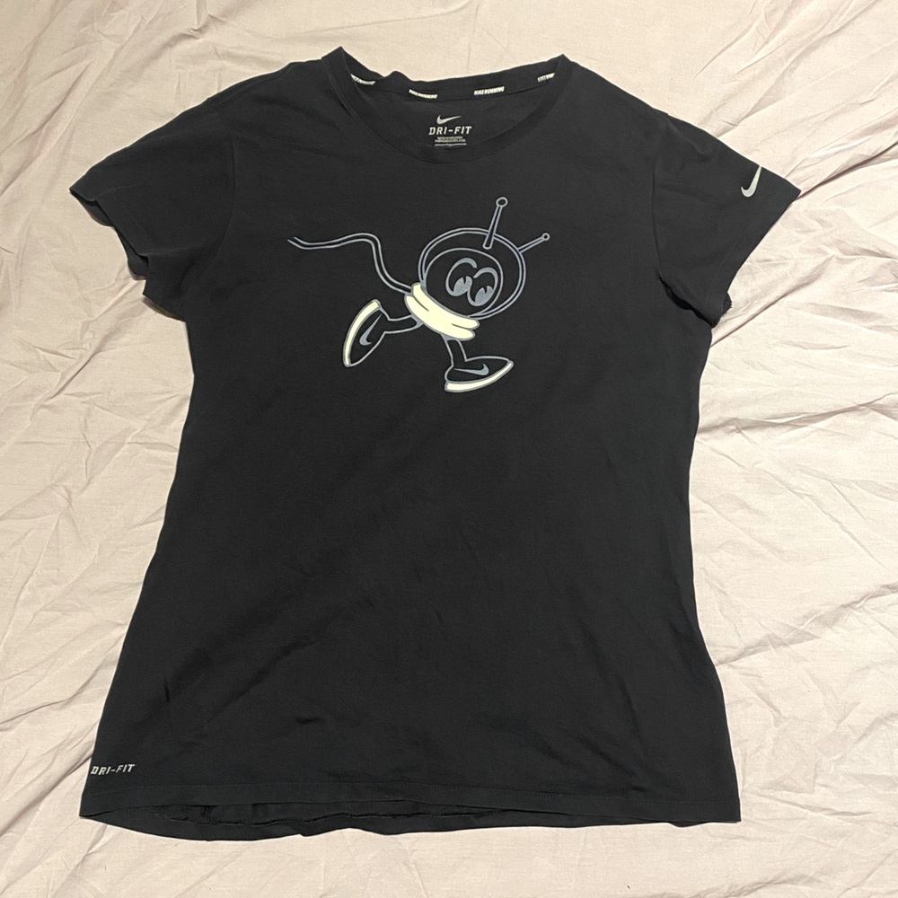 Nike dry fit t-shirt, size medium